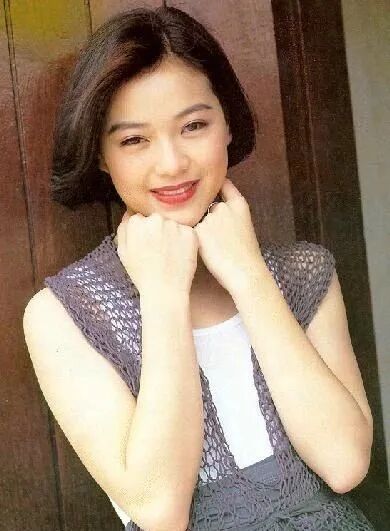 当时有着娱乐圈的诱惑,不爱读书的刘小慧自然未能考到好学校,自知不是