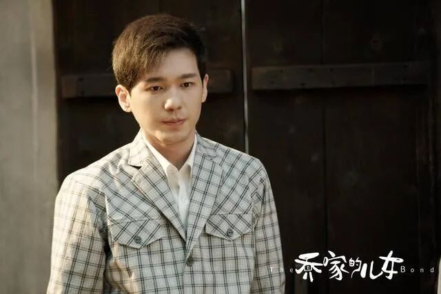 值得一提的是,她与近年人气激增的内地小生白宇是同班同学.