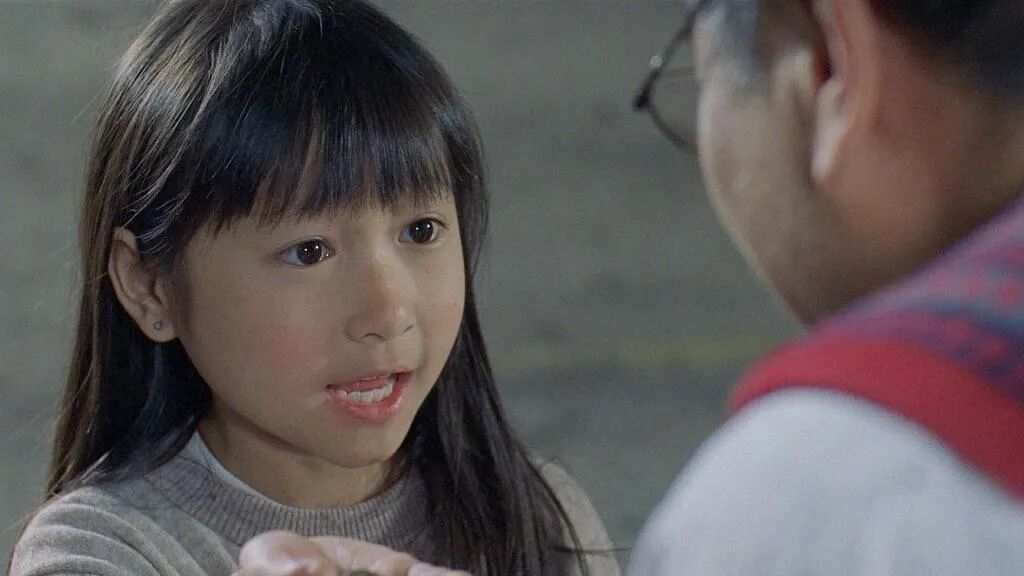 1998年她在周星驰电影《行运一条龙》中出演「小芬女」一角火遍两岸三