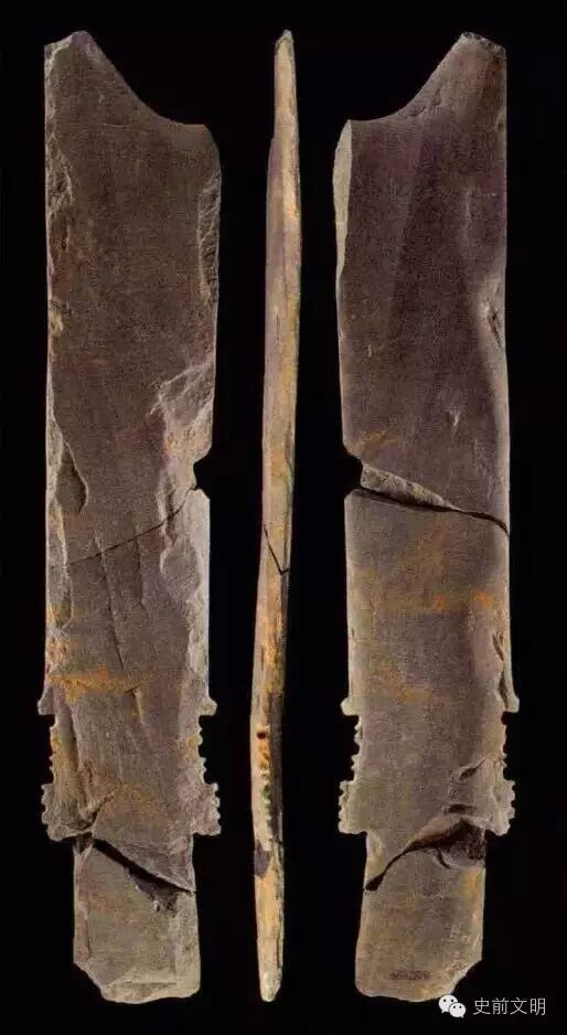 c261石璋制作技术粗放,从器身的本体两面粗磨面的形