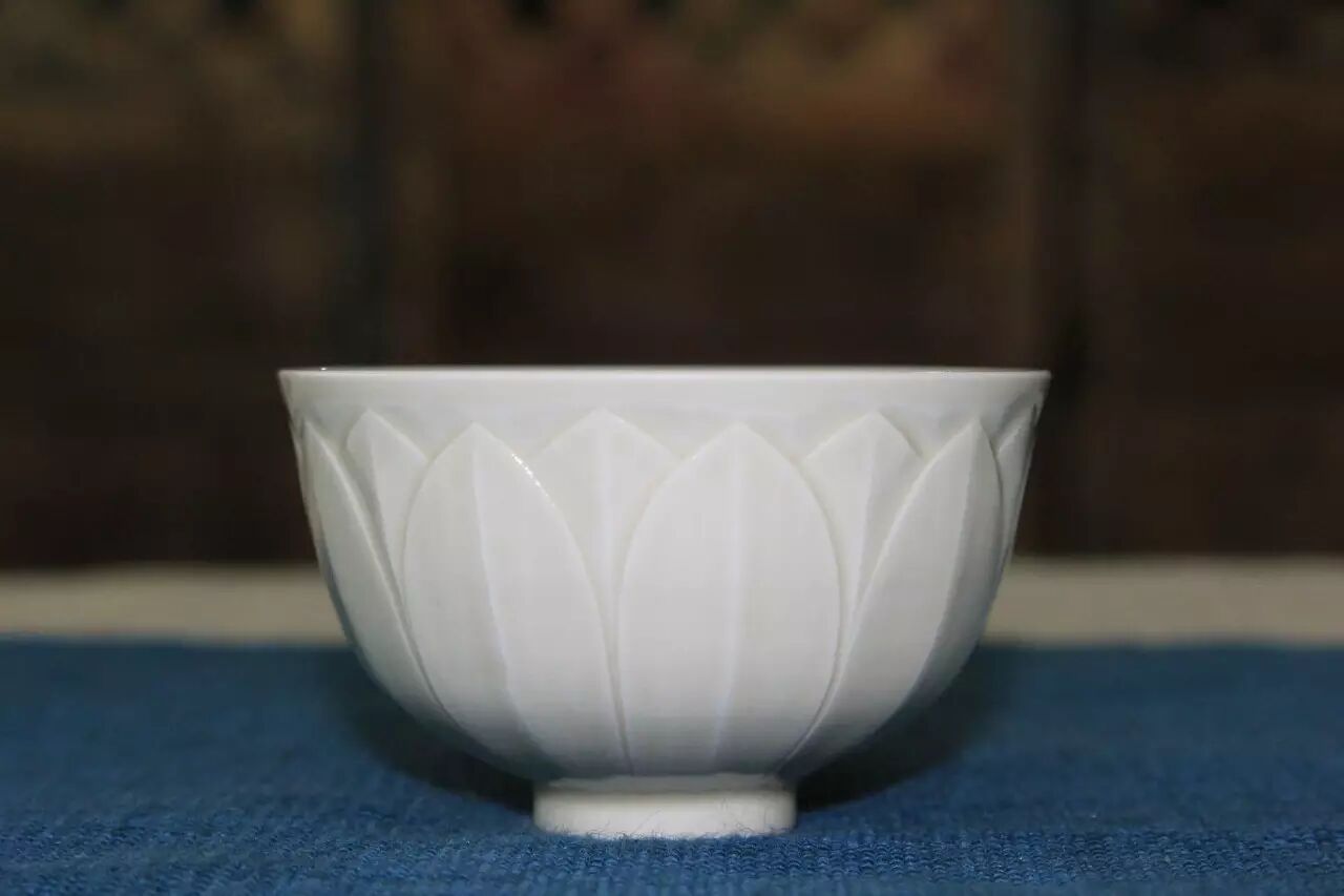 定瓷与莲花的不解之缘