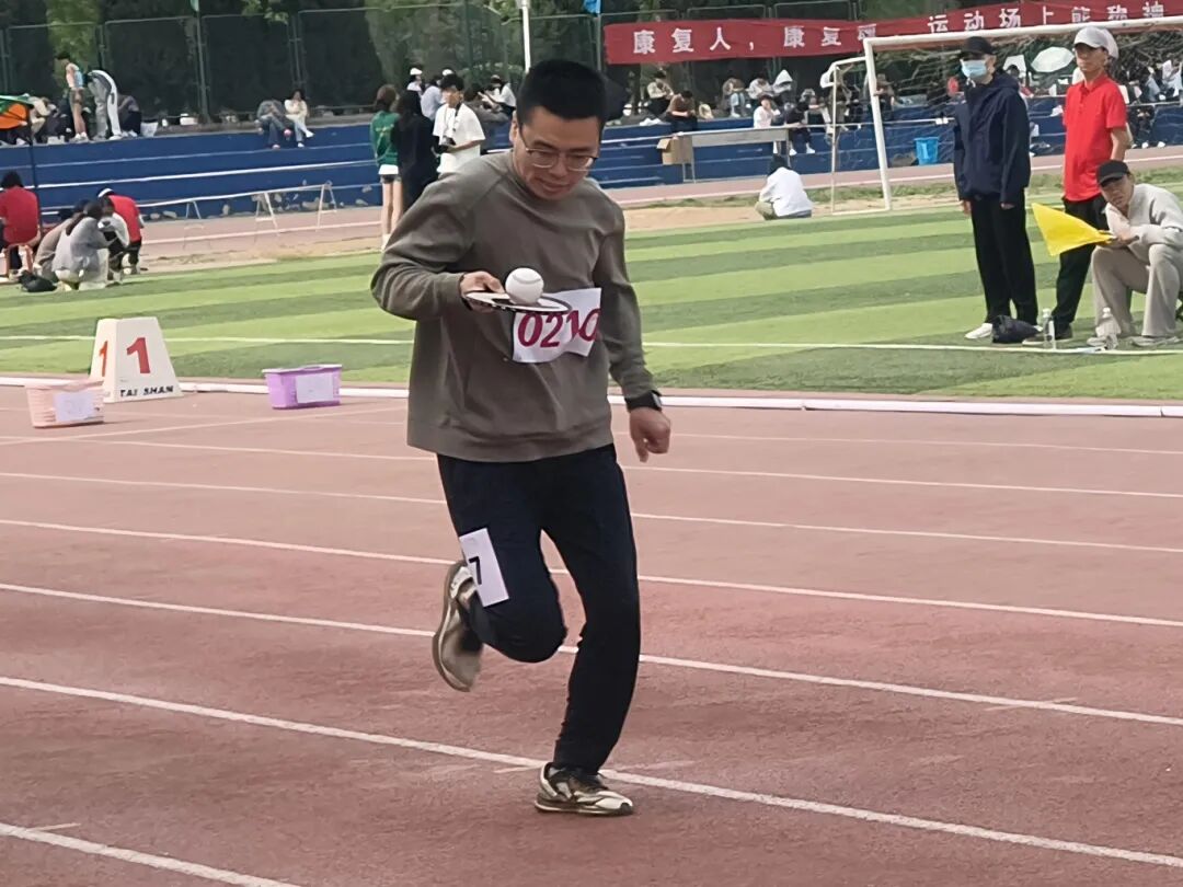 托球跑男.jpg