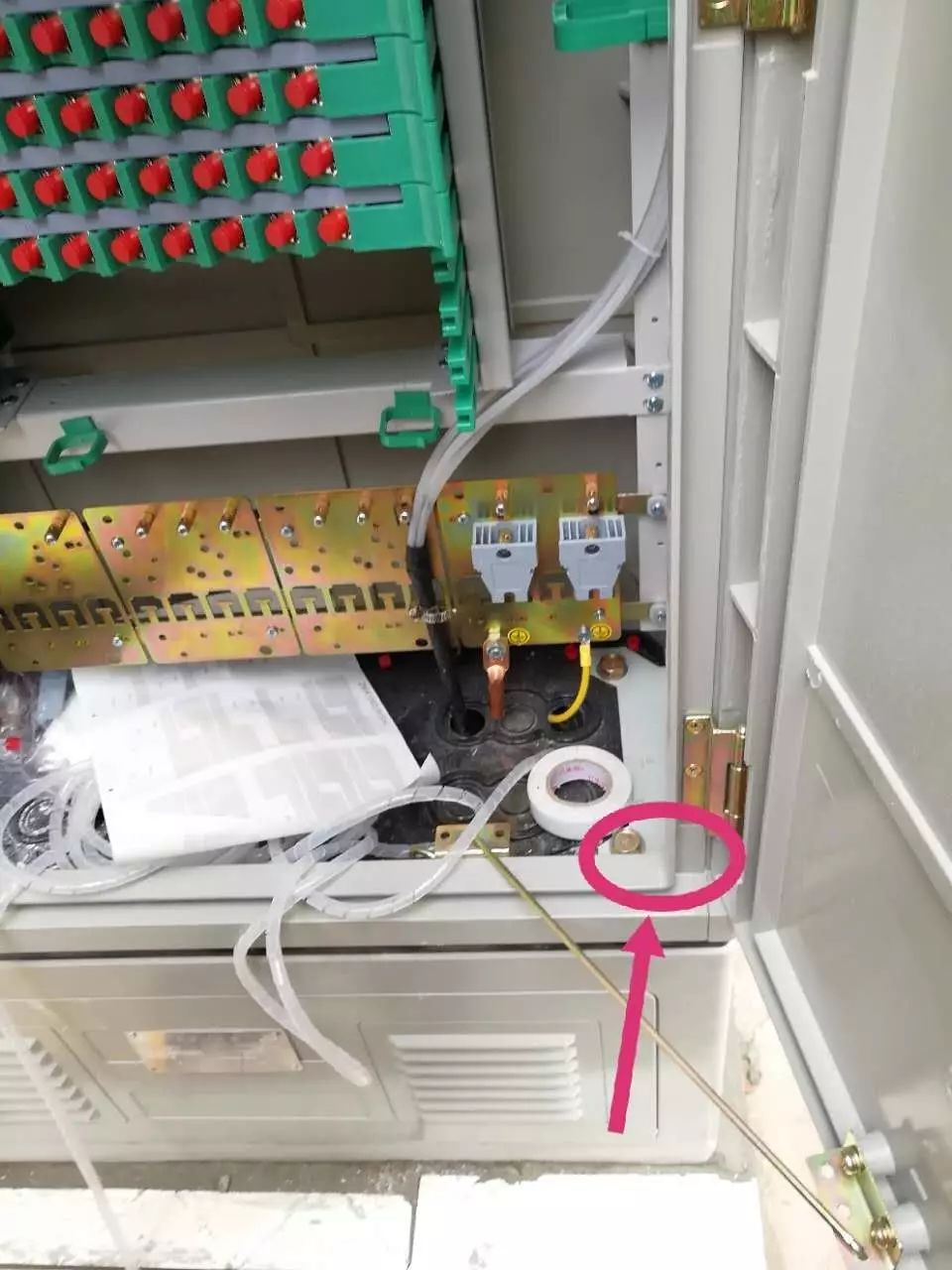 光缆接地固定装置(一个箱体四个接地装置)裸纤保护缠绕管裸纤保护管