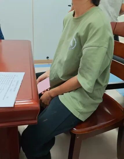 治疗前后穿衣对比