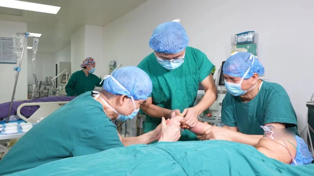 多学科协作（MDT）无痛正骨