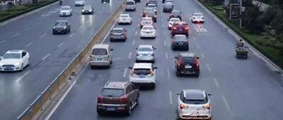 学习| 教你3秒钟判断安全车距​，附四大路况下的跟车技巧