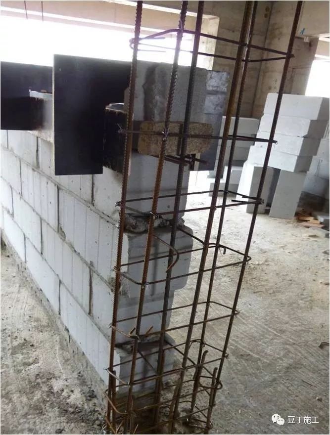 二次结构墙体砌筑质量要求，从材料、工艺到验收！的图10