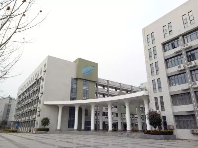 湖南工学院分数线_湖南师范大学树达学院学院离市中心远么?_湖南警察学院分数