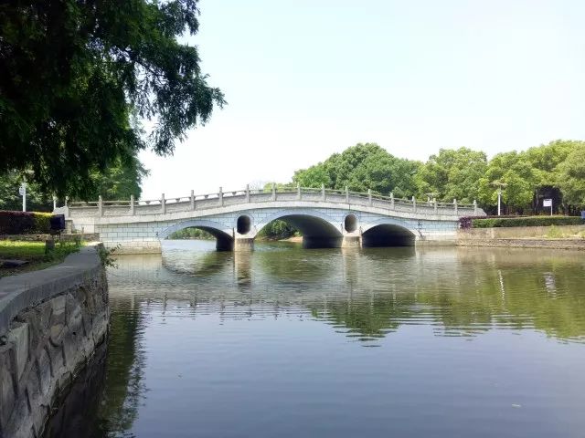 湖南师范大学树达学院学院离市中心远么?_湖南工学院分数线_湖南警察学院分数