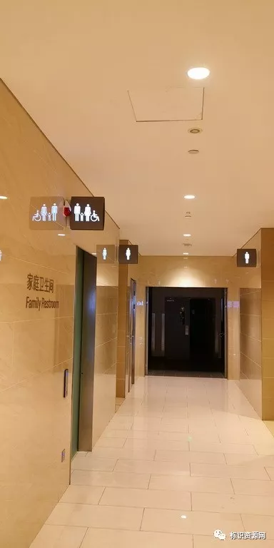 鉴赏 | 重庆来福士广场裙楼标识导视系统 鉴赏 | 重庆来福士广场裙楼标识导视系统