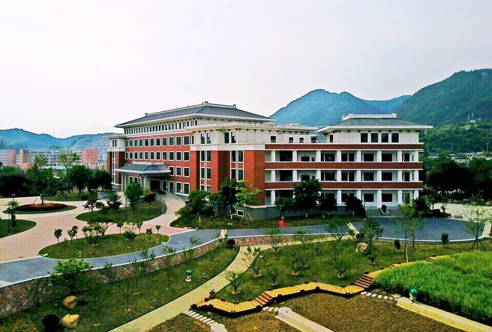 麗水職業(yè)技術(shù)學(xué)院招生網(wǎng)_麗水職業(yè)技術(shù)學(xué)院招生章程_招生麗水學(xué)院職業(yè)網(wǎng)技術(shù)專業(yè)