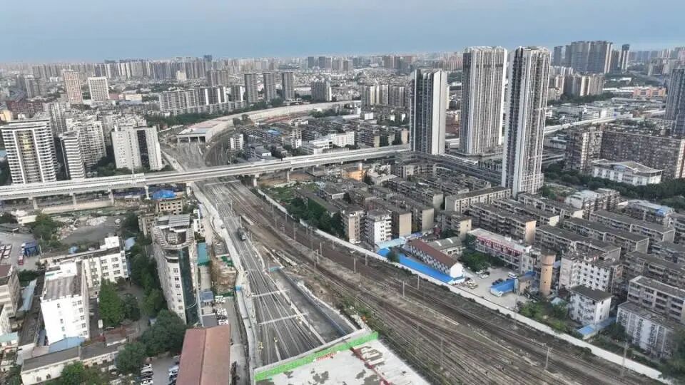 成都“火车北站”南北场站交替施工完成，建成后将是特大“换乘枢纽”插图3