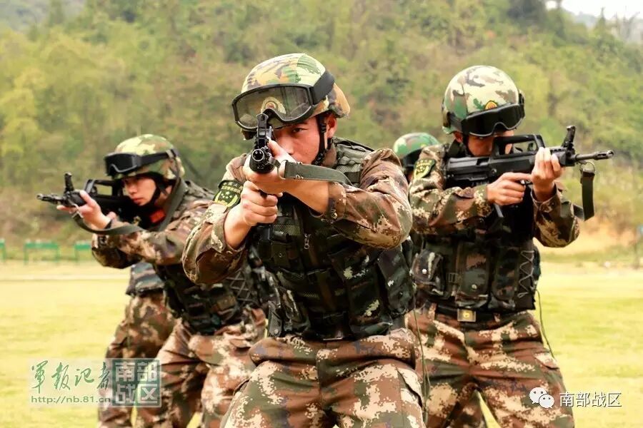 军中也有飞花令战士最爱强军诗特战队员与练兵场的诗意邂逅