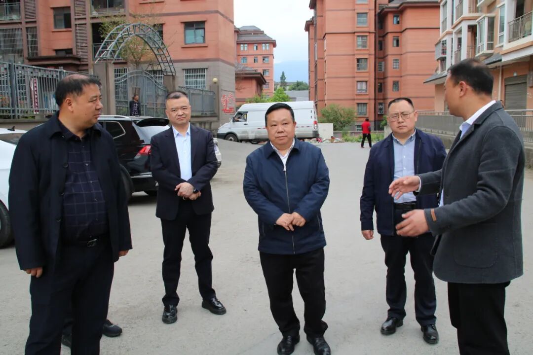 张珍强在绥阳县风华镇虹桥社区安置点,湄潭县黄家坝街道田坝社区安置