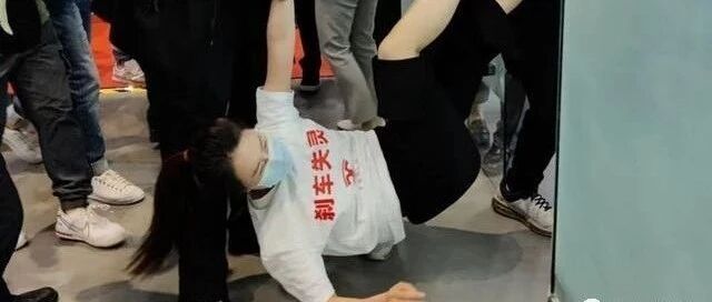 特斯拉终于吸取刹车失灵的教训，车主提车时要参加刹车考试