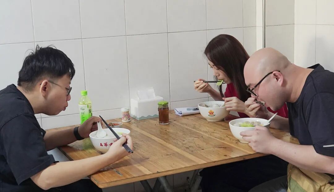 ���գ���ţ���趼���ˣ�