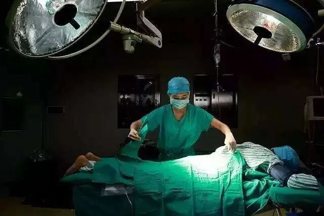 手术室无影灯怎么安装手术必备的无影灯,你了解多少_https://www.jmylbn.com_新闻资讯_第5张