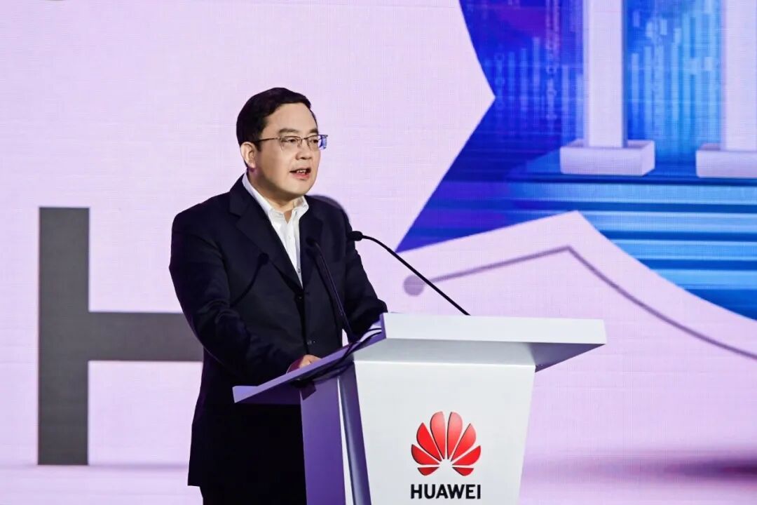 從被動到主動，金融企業數智化需要怎樣的“幫手”？-鋒巢網