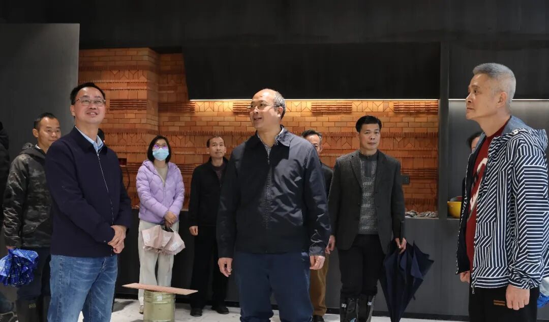 李彤华率队到苍梧县调研黑石山茶文旅综合体项目建设推进情况并召开