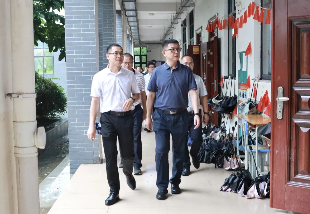 孔斌到苍梧高级中学开展2024年高考考前综合检查