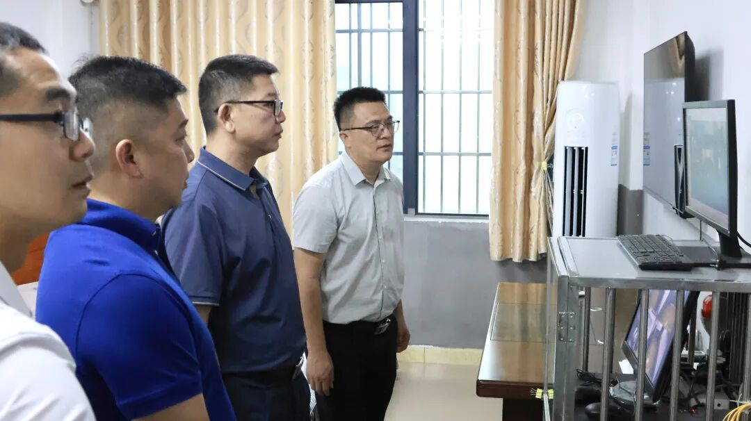 孔斌到苍梧高级中学开展2024年高考考前综合检查