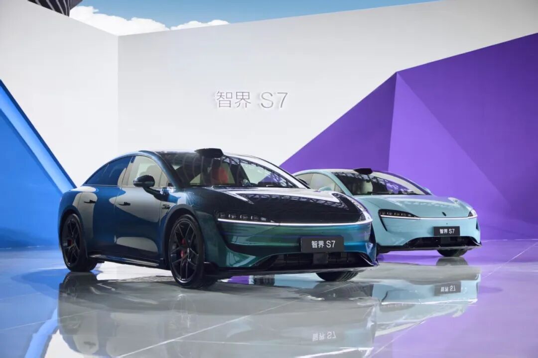 鸿蒙智行最多车型发布会！问界&智界三款新车，尚界H5预售 16.98 万元起