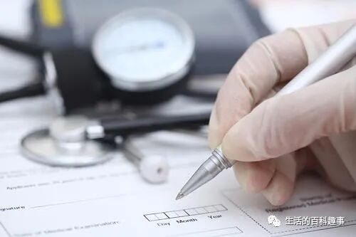 怎么使用血压计如何正确地在家里使用电子血压计？测左侧还是右侧？一文说清_https://www.jmylbn.com_新闻资讯_第2张