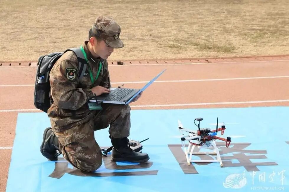 2026军校招生重大变革！无人机成强军标配，升学入伍加分王牌！