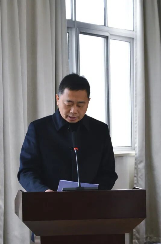 会上,市住建局党组成员,副局长张德平宣读了《市住建局关于扎实开展"