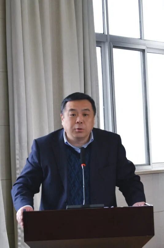 会上,市住建局党组成员,副局长张德平宣读了《市住建局关于扎实开展"