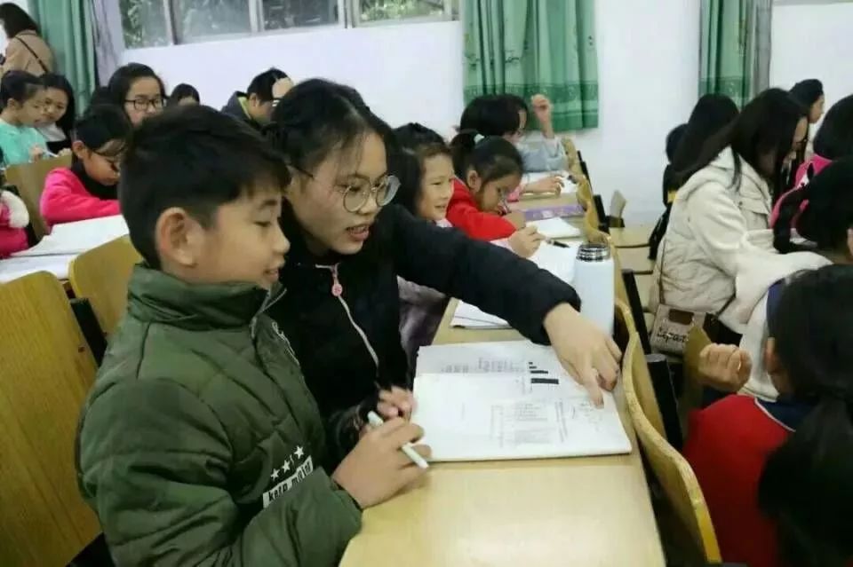 思政181班邓小小.png