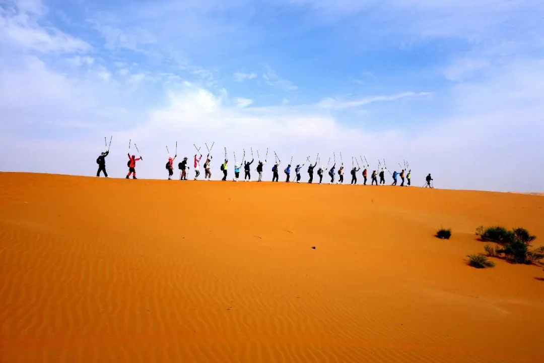 野奢沙漠露營| 穿越騰格裡，用足跡去體驗理想生活 旅遊 第66張