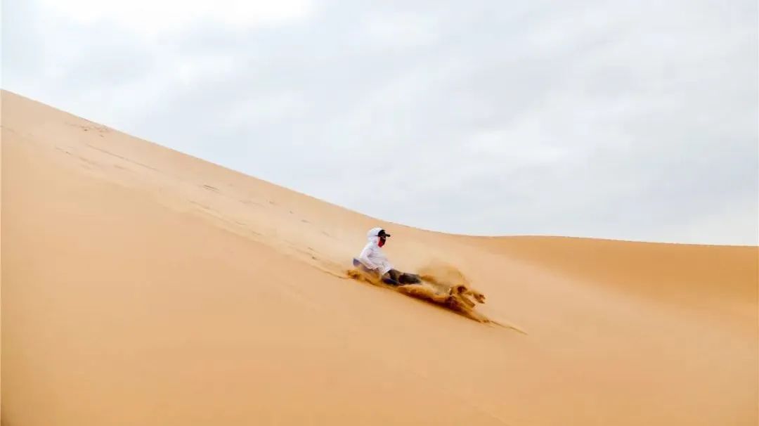 野奢沙漠露營| 穿越騰格裡，用足跡去體驗理想生活 旅遊 第17張