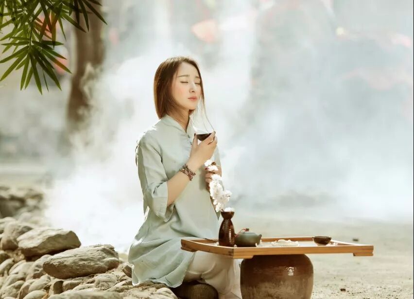 余生，心静如水，自在随缘