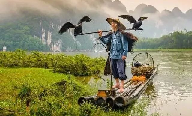 不为往事忧，只愿余生笑