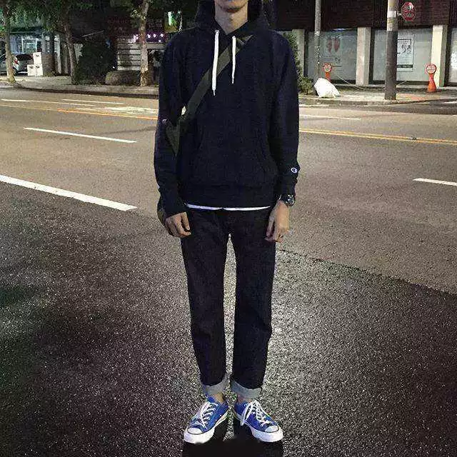 摩福男人展:男生穿衣服怎么搭配颜色比较合适? 摩福男人展:男生穿衣服怎么搭配颜色比较合适?