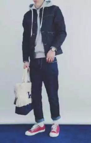 摩福男人展:男生穿衣服怎么搭配颜色比较合适? 摩福男人展:男生穿衣服怎么搭配颜色比较合适?