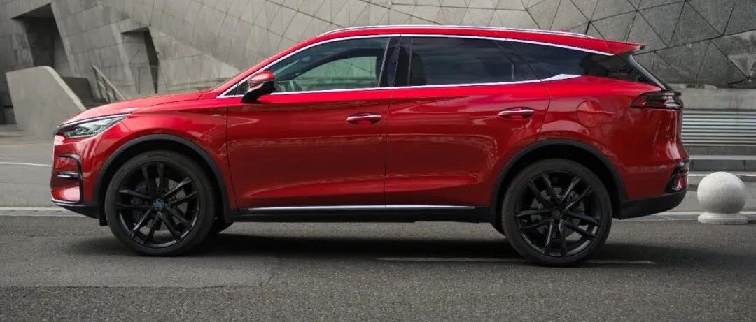 试驾 | 新款比亚迪唐DM的尾标是：4.3s！