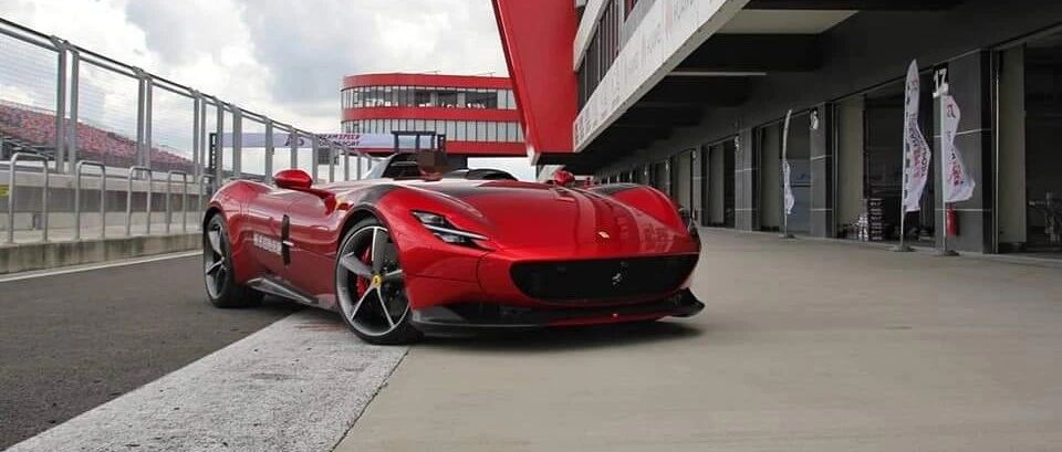 见过这辆前挡风都没有的法拉利吗？没见过就对了