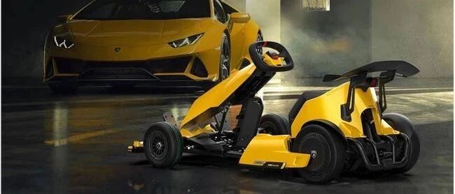 酒、衣服、手机、玩具，现在的汽车厂商都不务正业？