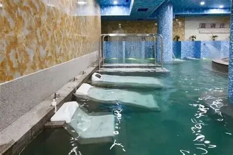 【朝阳·蓝调香薰温泉】拼团仅￥48单人温泉4小时！30余室内/外温泉、水疗馆、汗蒸区、游泳池…超长有效期至年底，可叠加使用~ - 邻友圈