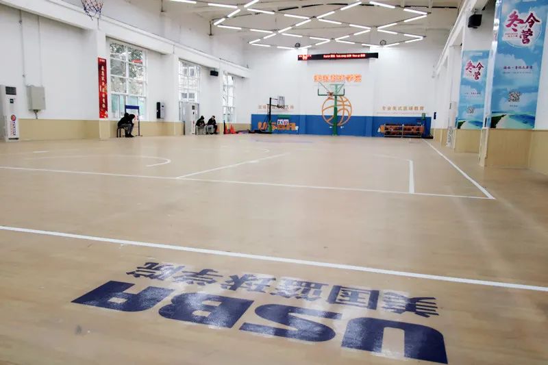 五缘湾运动馆篮球_运动羽毛球地板_篮球运动馆木地板