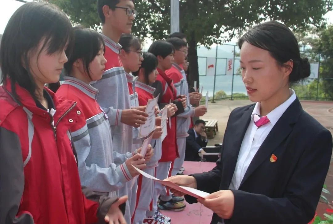 金东方学校一年学费多少_金东方小学_金东方学校