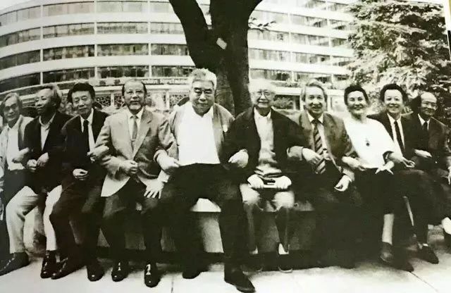 左起:卞祖善,黄晓同,徐新,曹鹏,李德伦,陈传熙,韩中杰,郑晓瑛,袁方,陈燮阳