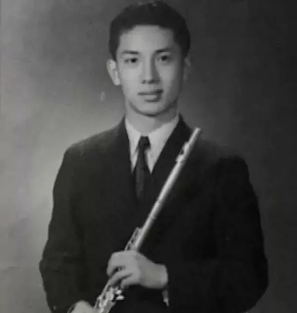 青年时代的韩中杰