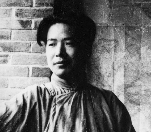 庞薰琹在成都 1943年 麦柯·苏立文 摄