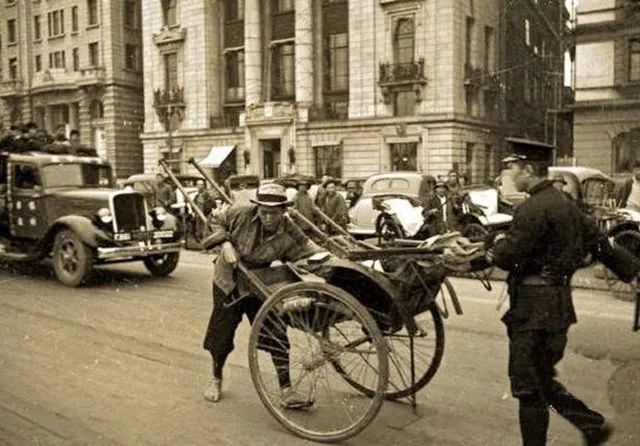 民国警察与人力车夫