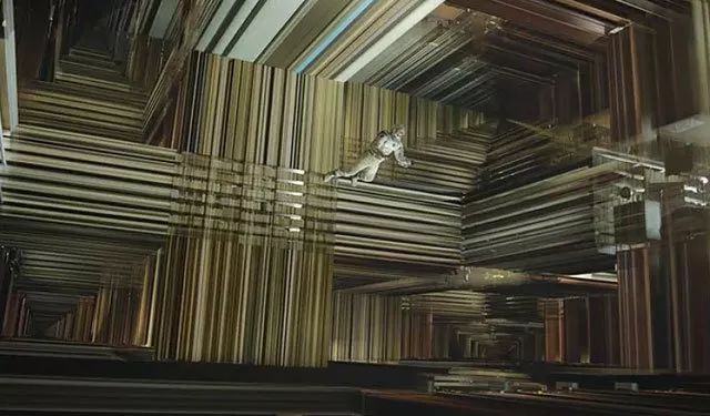 《星际穿越》:五维空间