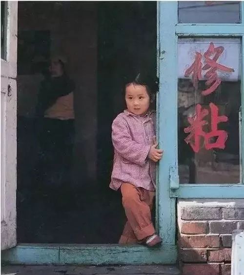 日本摄影师秋山亮二镜头下的80年代中国街景