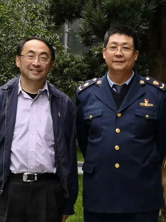 作者拜访王正利(荣立二等功)